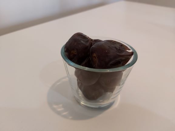 デーツ食べてみる
