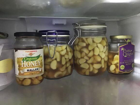 Peeled garlic