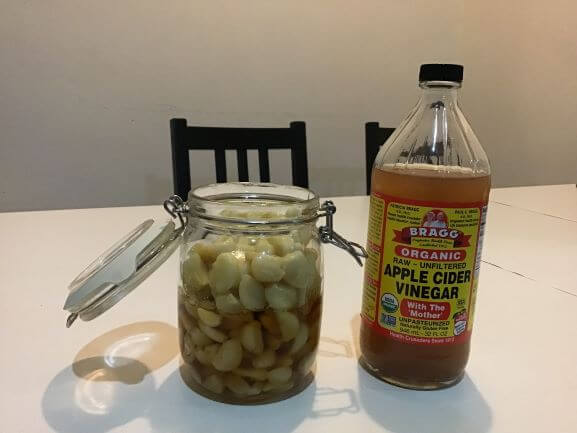 Peeled garlic